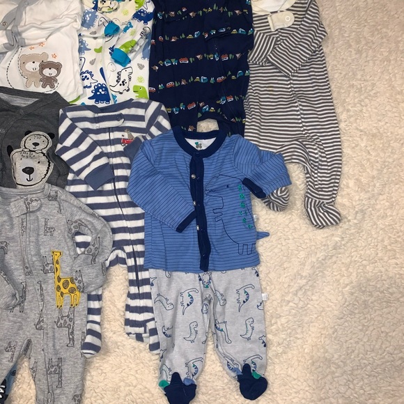 Newborn onesie & outfit lot! Cheap! Make me an offer!!!! Way more than pictured! - Picture 4 of 7